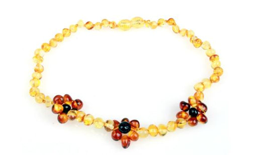 amber necklaces look great and are safe to wear 